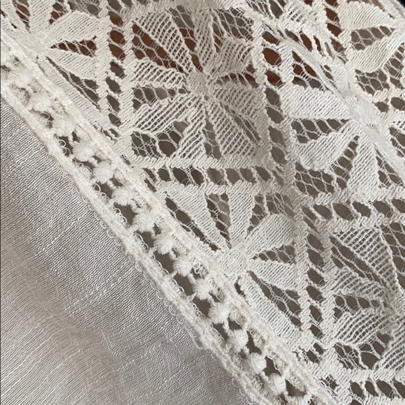 Cream colored Peasant-Sleeve Boho style shirt - Picture 4 of 6